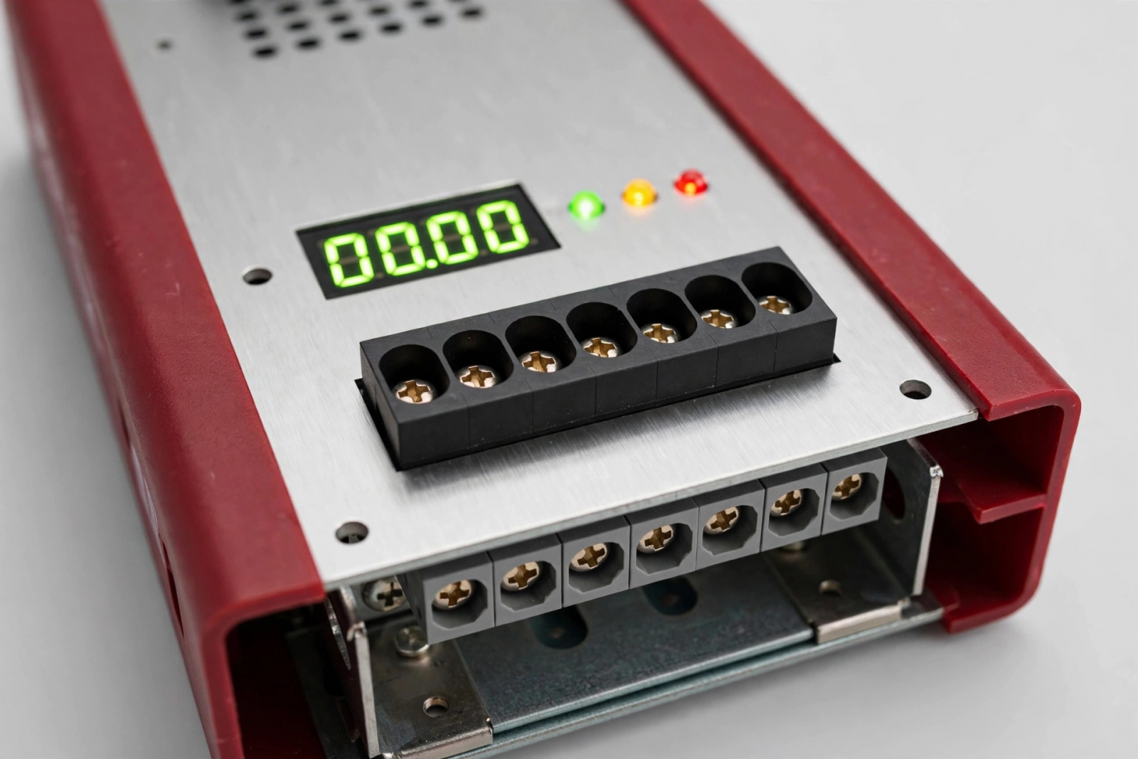 Red Lion DSPLE000 gắn DIN-rail trong tủ điện công nghiệp